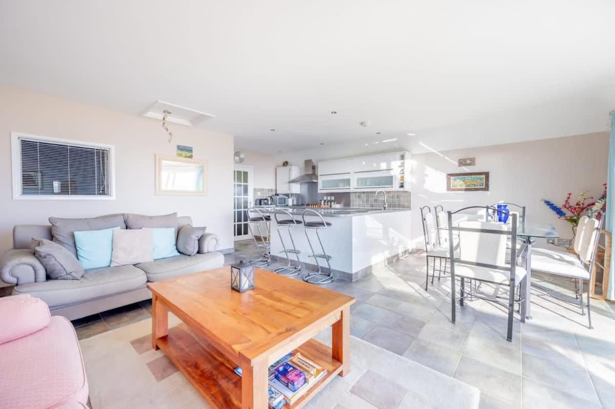 Family Haven By The Waves Direct Beach Access Βίλα Pevensey Εξωτερικό φωτογραφία